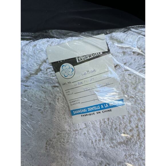 Vintage Belcrest Hand Crochet tablecloth floral lace Oval 72X72 Round Brand New - Picture 7 of 10